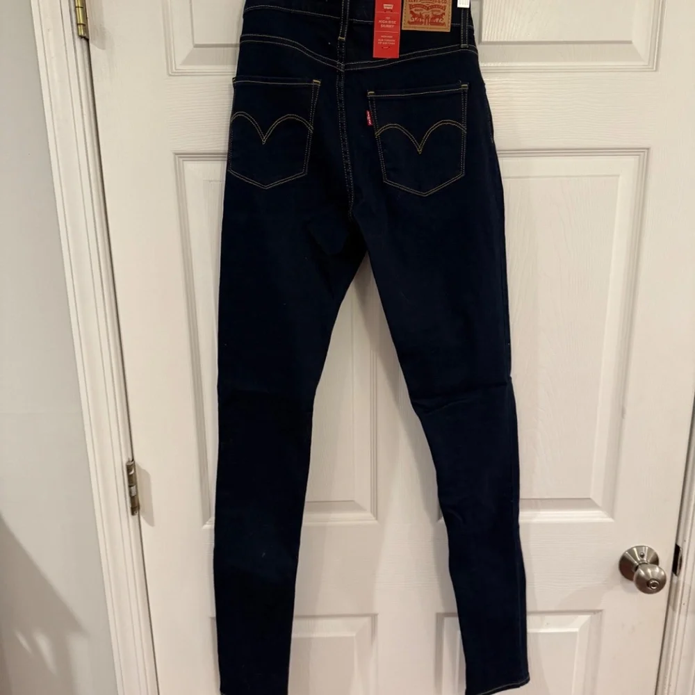 Levi’s 721 High Rise Skinny jeans - Picture 4 of 6